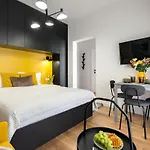 דירה Superb - Location - Amazing Views בוקרשט